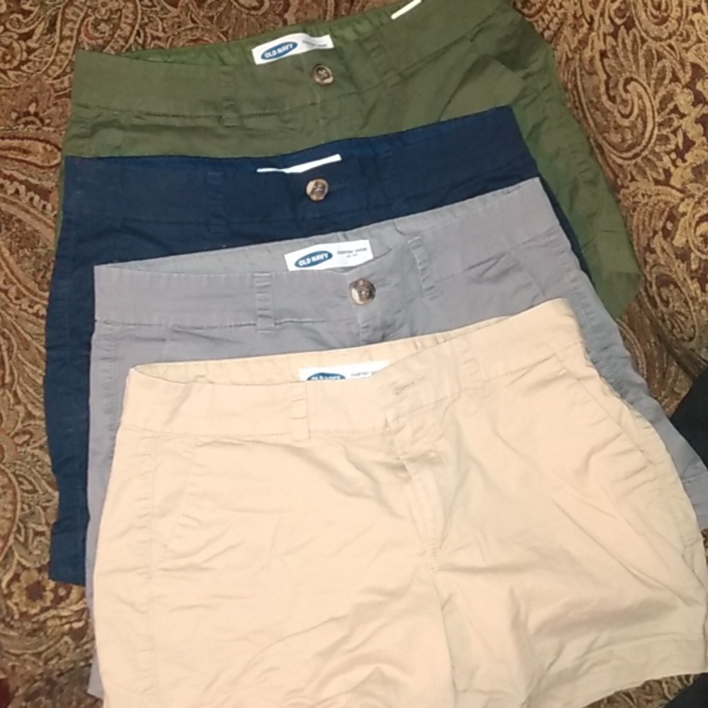 Mid rise shorts